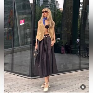 Spring 🌺 NWT Zara  Skirt with pockets XS-S 
🚨 My prices are firm, no discount